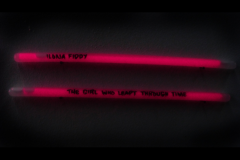 http://www.ilonafiddy.com/files/gimgs/20_glowstick.jpg